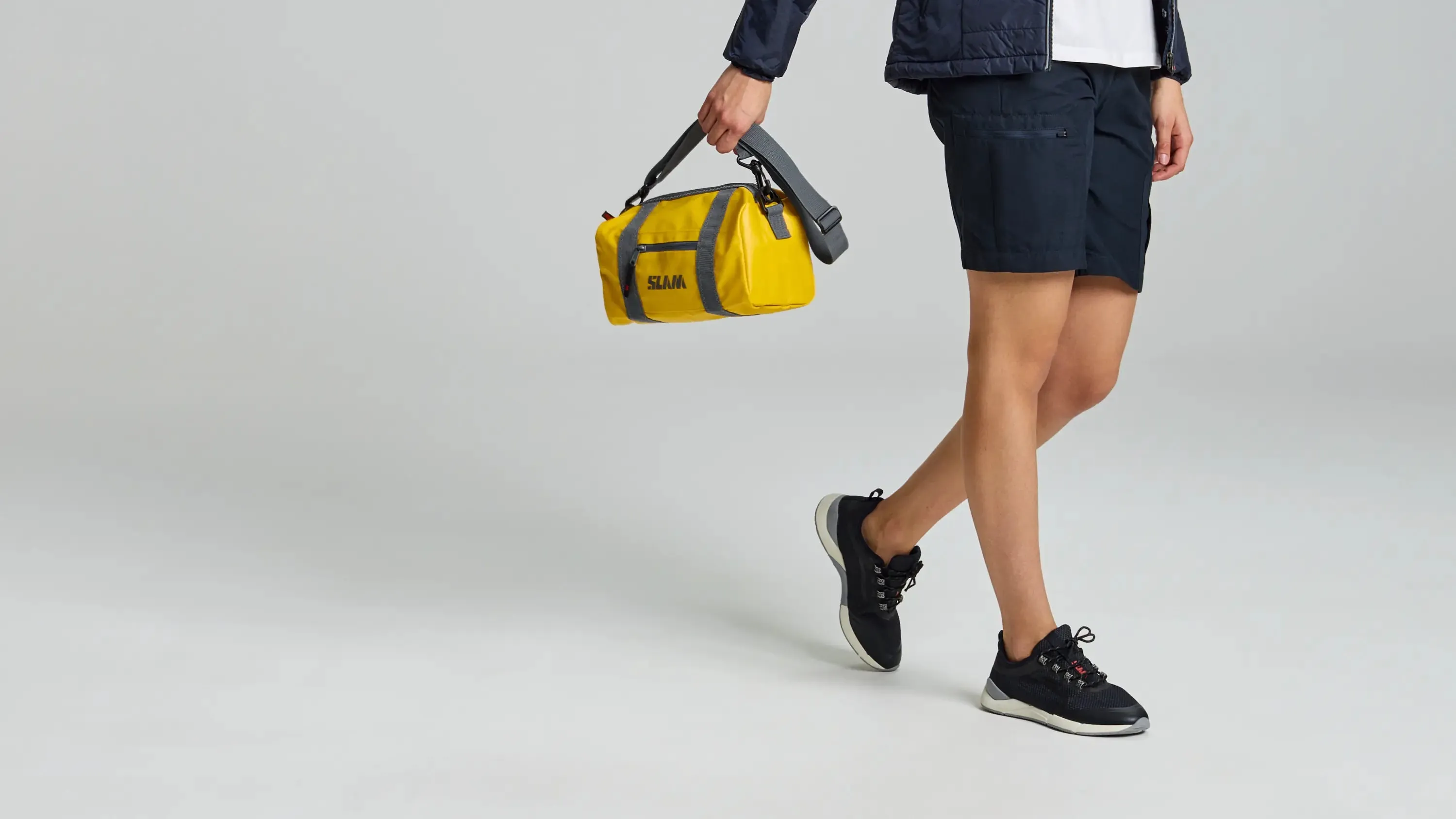 ACTIVE WOMAN CARGO SHORT