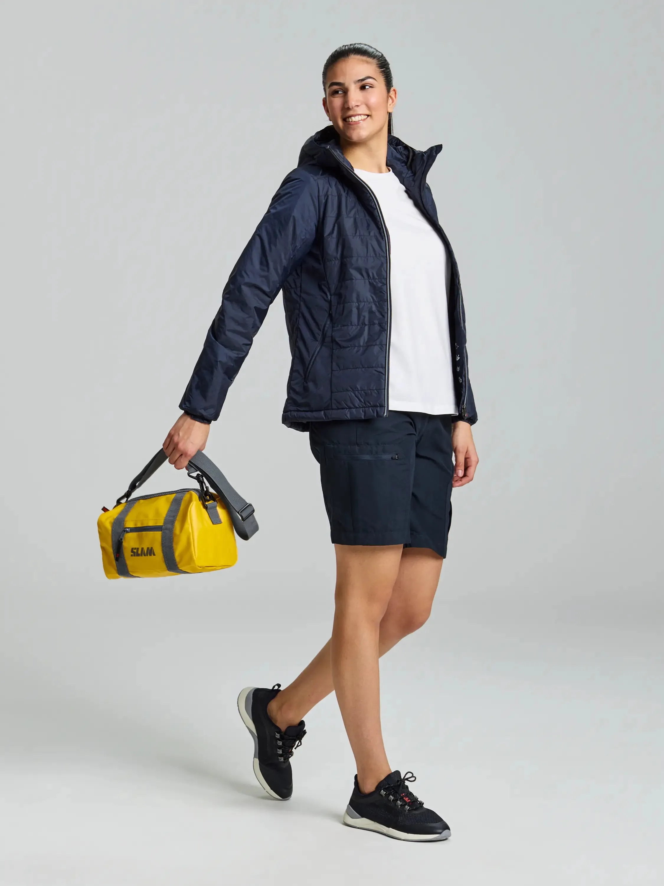 ACTIVE WOMAN CARGO SHORT