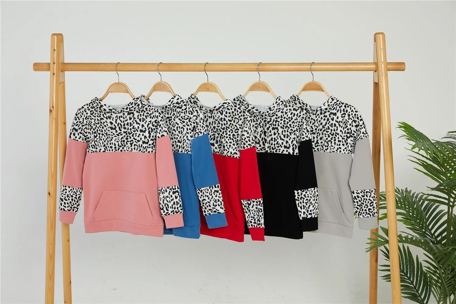 Haloumoning Kids Girls Fleece Pullover Hoodies Cute Leopard Printed Hooded Sweatshirts with Pockets 4-15 Years