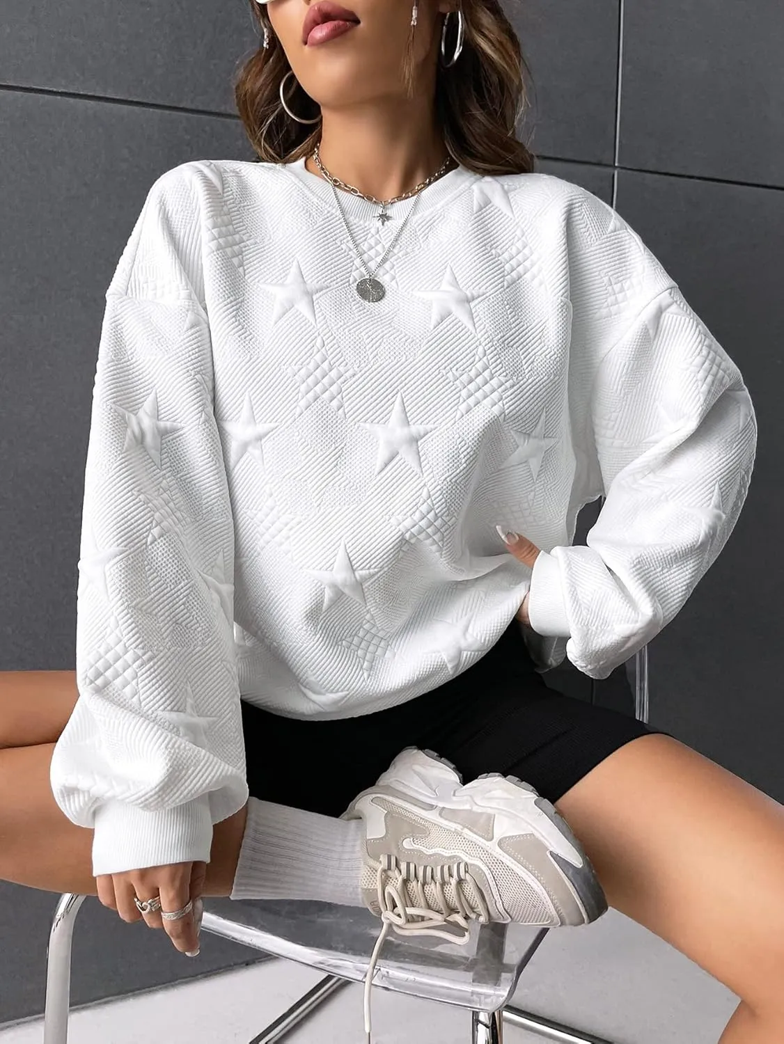 Verdusa Women's Oversized Sweatshirt Fall Outfits Embossed Long Sleeve Hoodies Crewneck Fashion 2024 Trendy Pullover Top